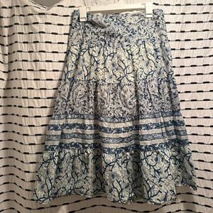 Beautiful CHAPS white skirt with blue floral detailing